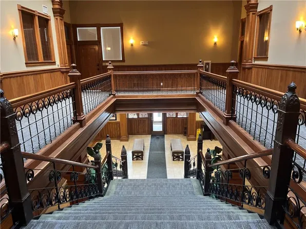 609 Central St APT 1204, Kansas City, MO 64105