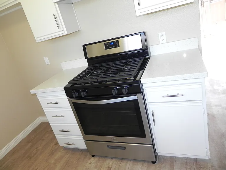 Chapman Villas Apartments — Photo 52