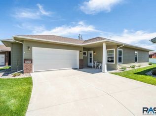 3200 S Sandlot Ave, Sioux Falls, SD 57110