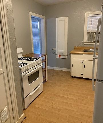 3rd image of 724 E Grayson St APT 2
