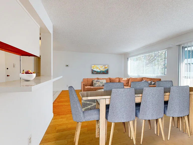 living room/dining room