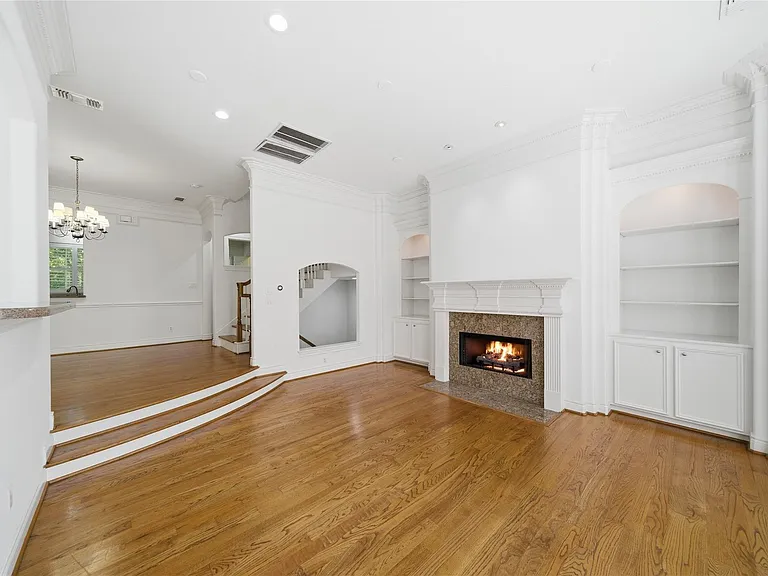 1329 Hyde Park Blvd — Photo 11