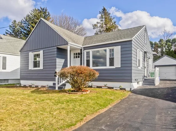 49 Bennett St, Chicopee, MA 01013