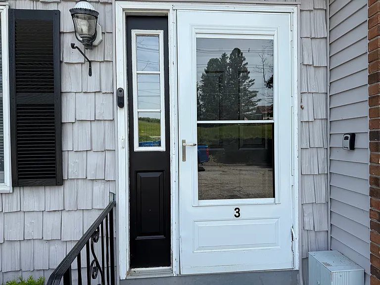 90-92 Elm St #3 — Photo 3
