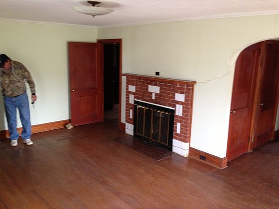 3rd image of 107 Clio Ln