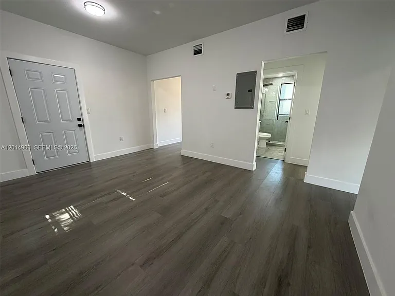 638 SW 21st Ave #1 — Photo 5