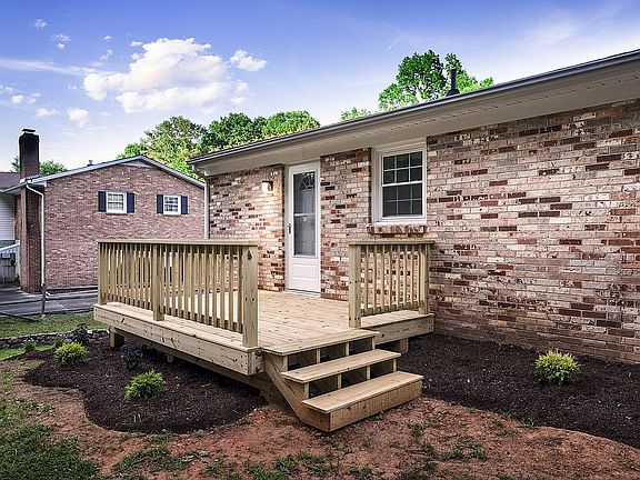 3rd image of 475 Brightwell Dr