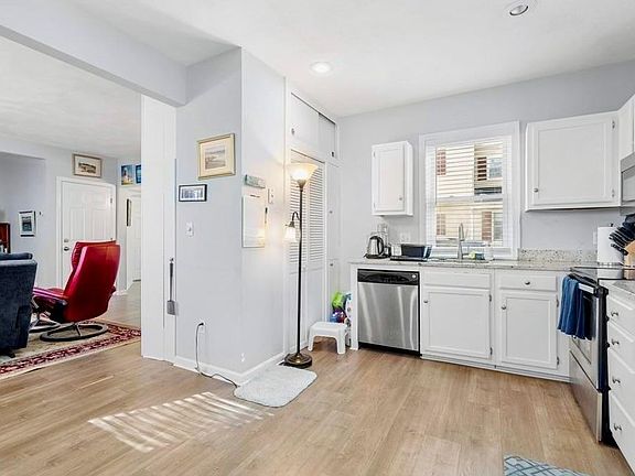 3rd image of 101 Hale St #1