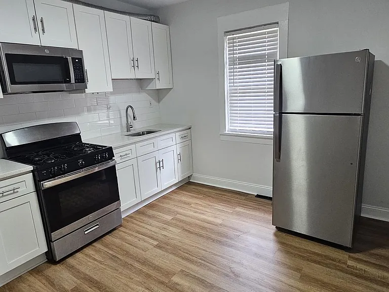 210 W McNeal St — Photo 4