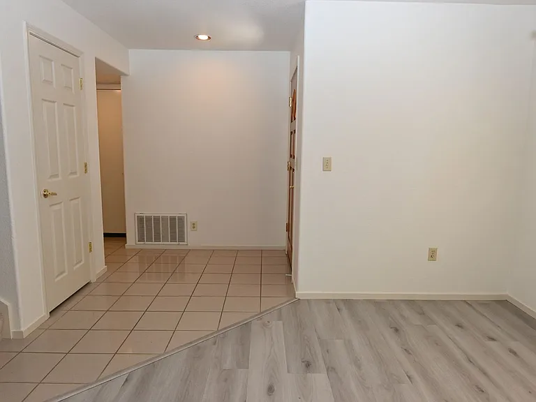 1105 Vista Pointe Cir — Photo 9