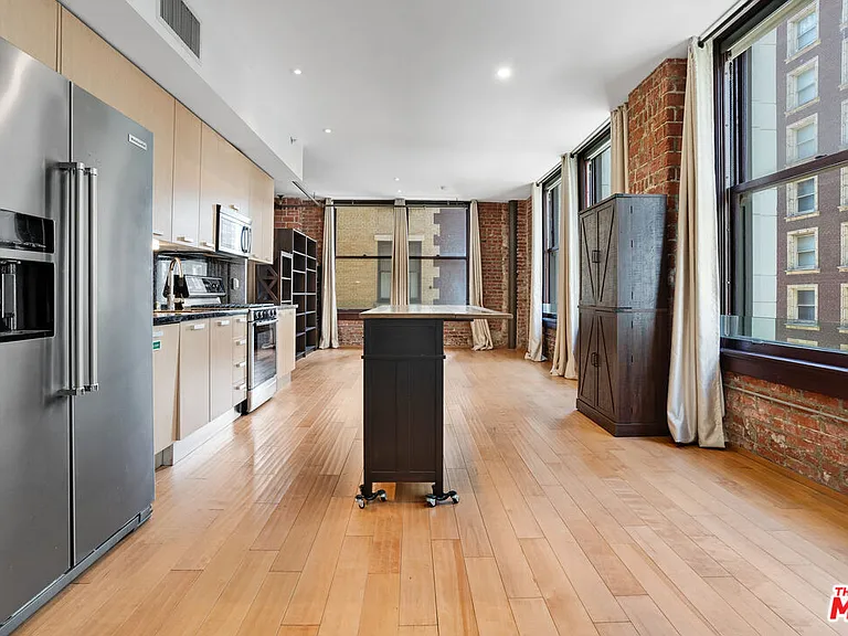 460 S Spring St #512 — Photo 9