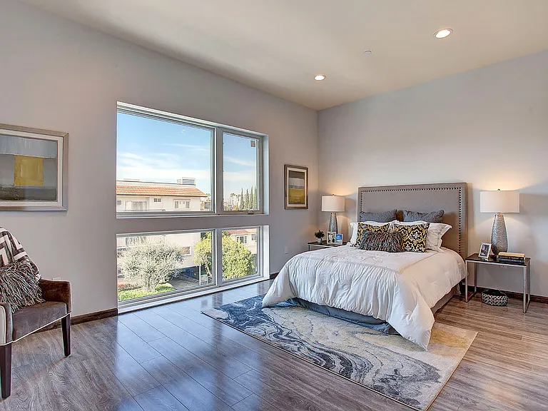 10815 Missouri Ave — Photo 5