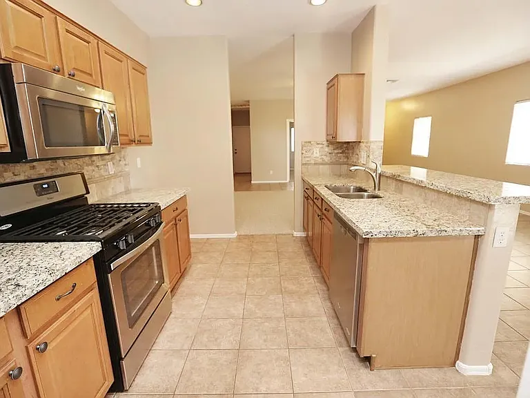 41114 N Hudson Trl — Photo 4