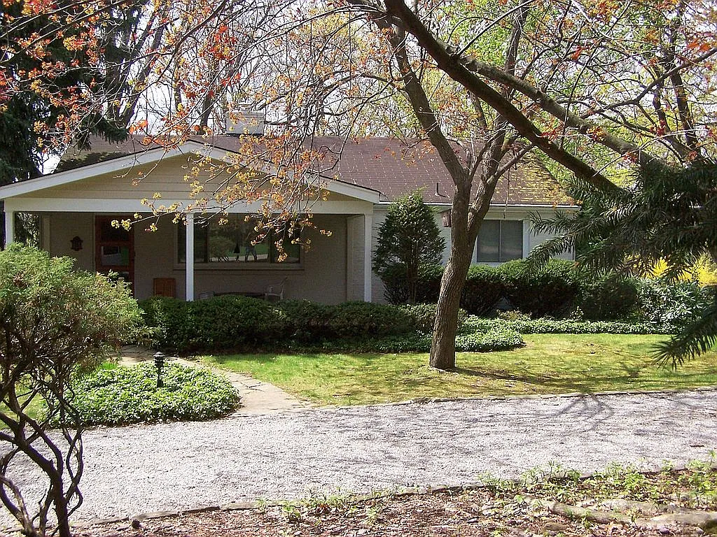 2278 Meadow Rd photo 1