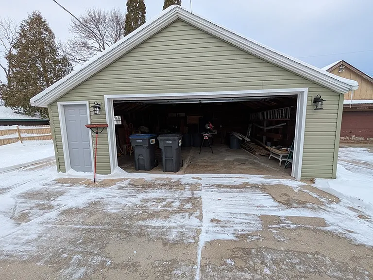 160 Guilford St — Photo 6