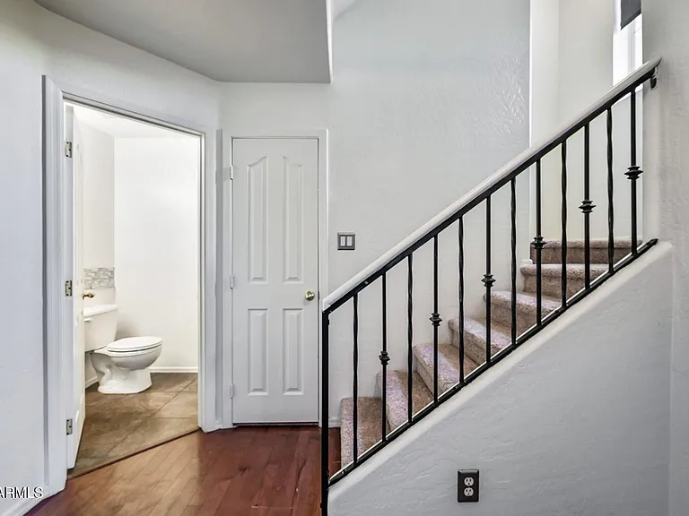 933 W Aspen Way — Photo 4