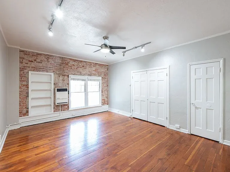Gailmore Apartments — Photo 14