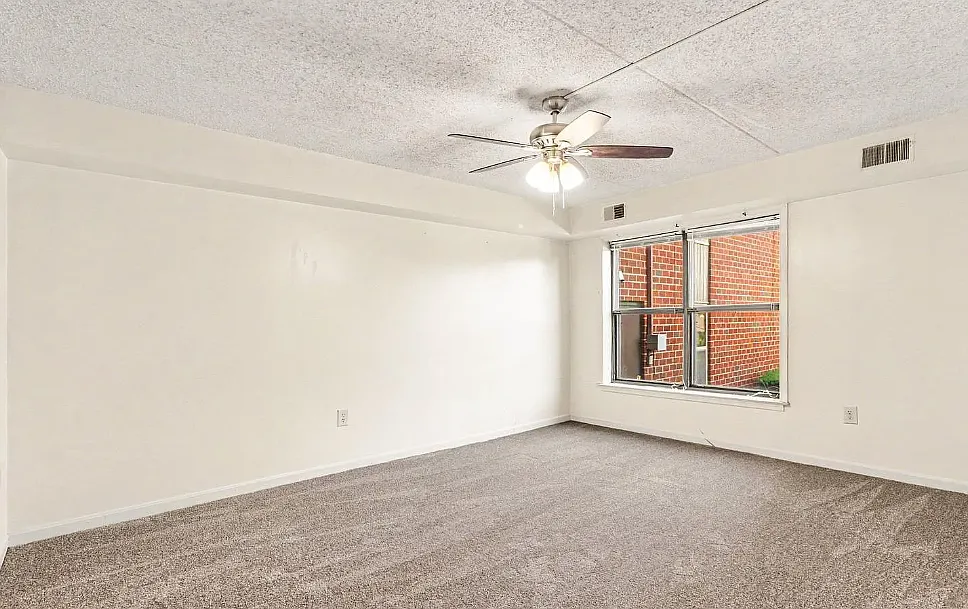 2 bed, 1158 sqft, $1,600 — Photo 4
