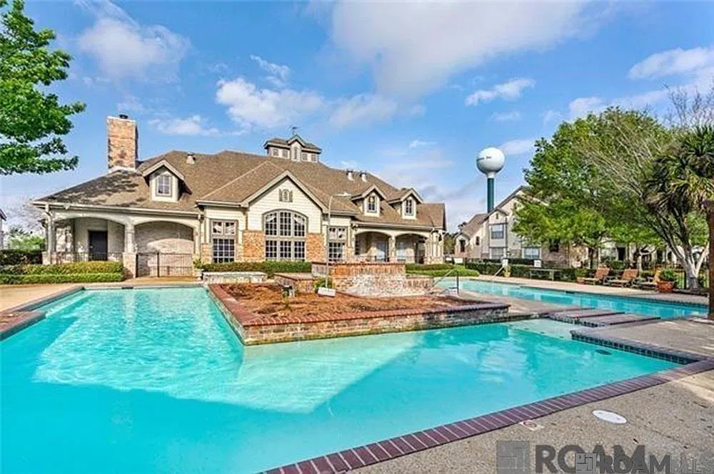 2 bed, 1201 sqft, $1,450 — Photo 1