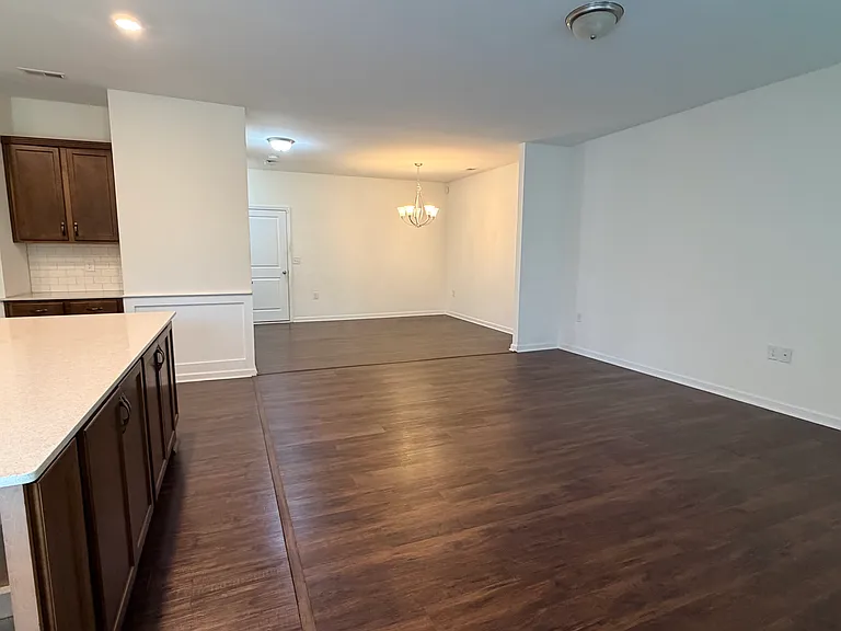 1113 Epiphany Rd — Photo 12