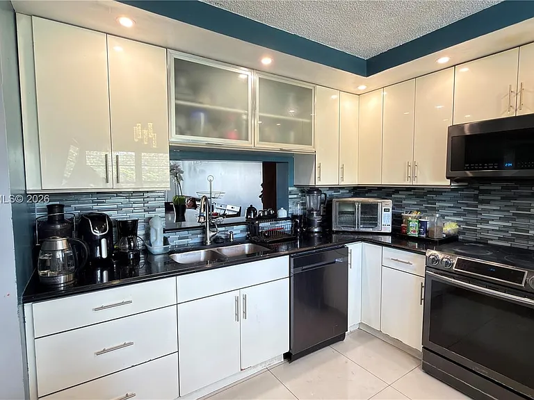 12500 SW 5th Ct #307M — Photo 18