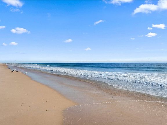 2nd image of 76 Dune Rd