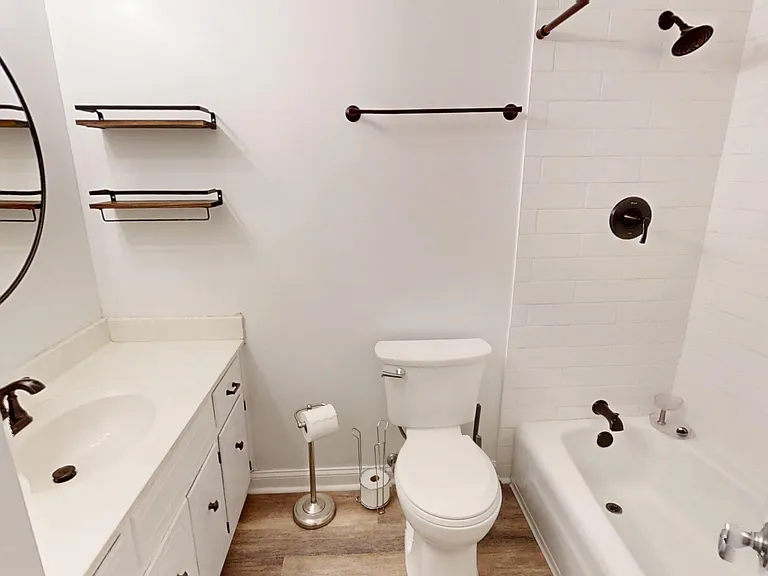 321 Oak Lake Dr — Photo 13