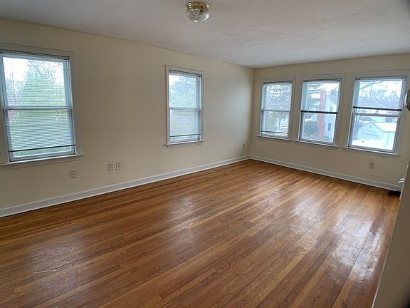 4th image of 30 Ebbett Ave #30