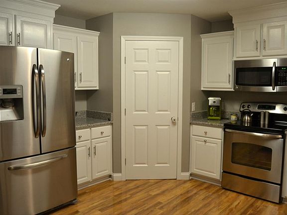 5th image of 215 Genson Dr