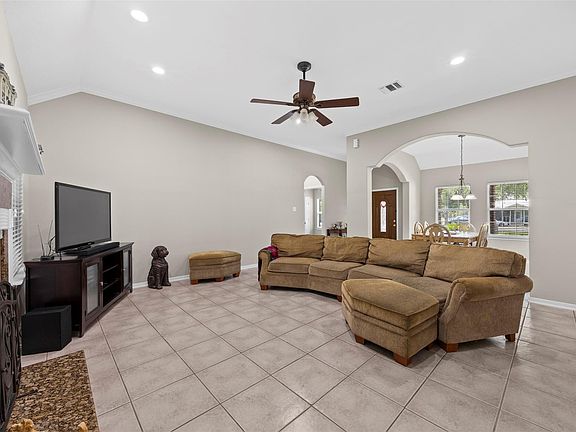 5th image of 2318 Geronimo Ln