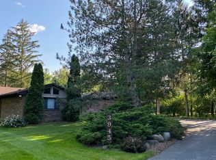 3945 N Adams Rd, Bloomfield Hills, MI 48304