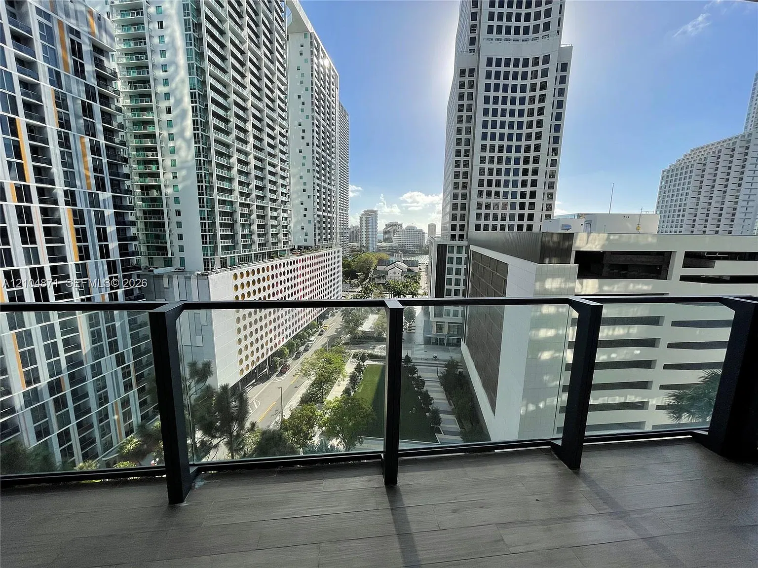 Reach Condo — Photo 2