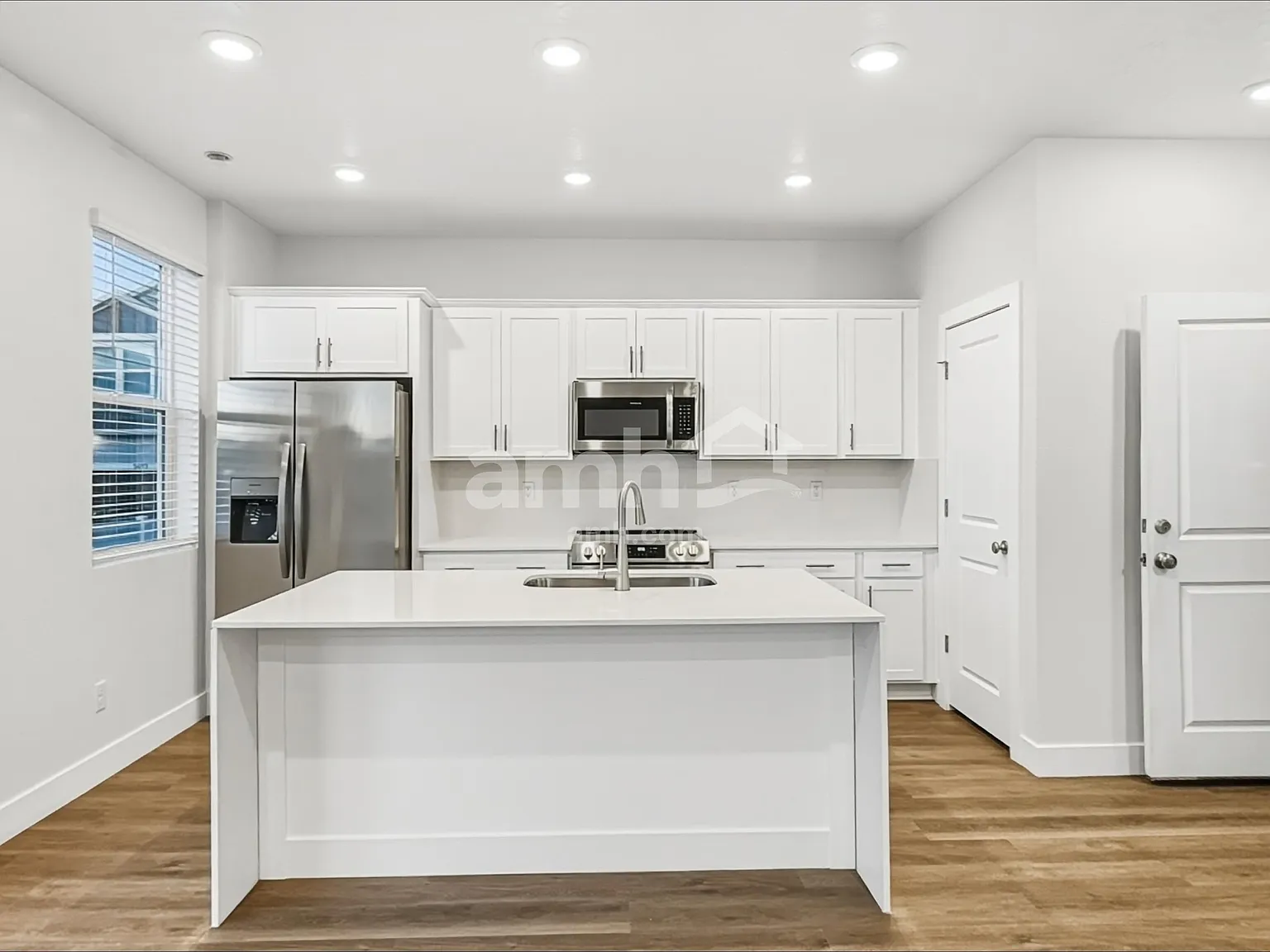 4 bed, 3.5 bath, 1871 sqft, $2,890 — Photo 4