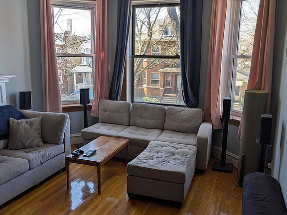 4th image of 4723 N Maplewood Ave #2
