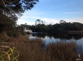 121 SW 3rd St, Oak Island, NC 28465