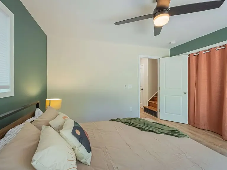 160 Glencrest Dr — Photo 9