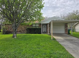 805 N Miller St, Decatur, TX 76234