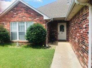 2404 Willow Spring Dr, Enid, OK 73703