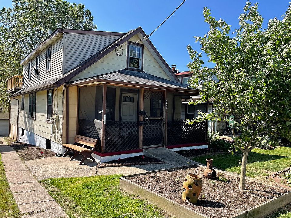 1st image of 1525 Willow Ave