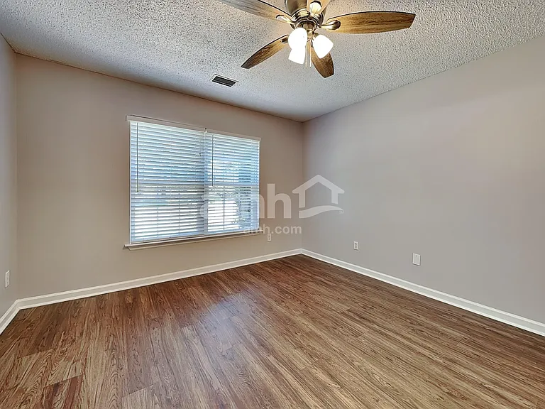 38 Sandy Pointe Dr — Photo 7