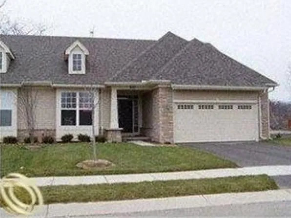 951 Stony Lake Ct #1, Oxford, MI 48371