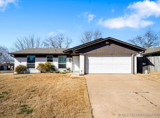 428 S Hickory Ave, Broken Arrow, OK 74012