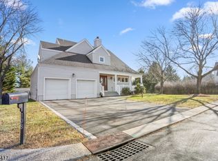 108 Everett Close, Hillsborough, NJ 08844