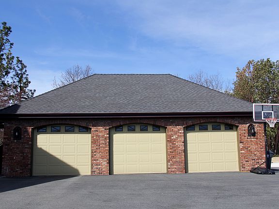 3 car garage