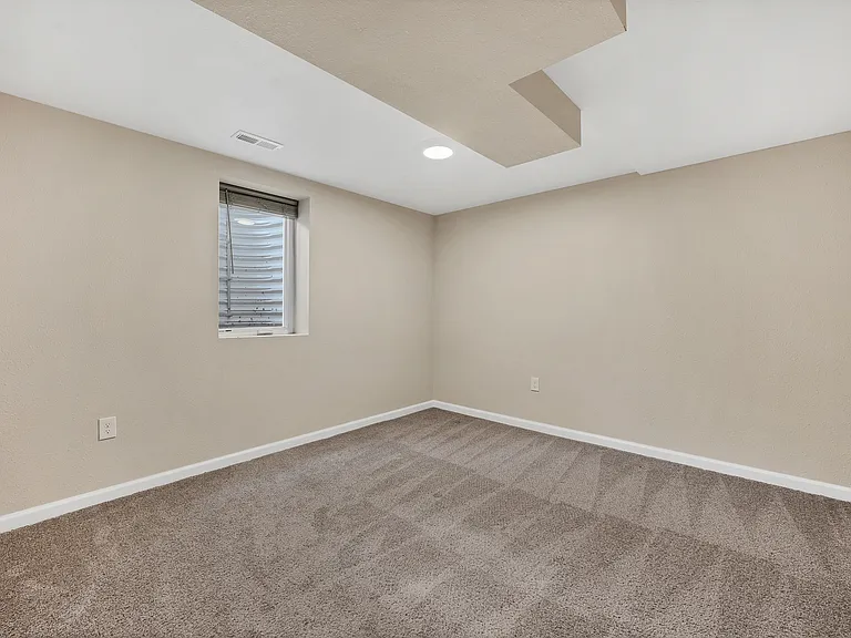 6042 Uno St #B — Photo 2