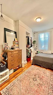 Rented by The Agency | media 13