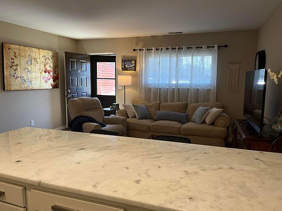 2nd image of 33 King Arthur Blvd