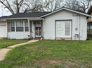 531 E Houston St, Giddings, TX 78942