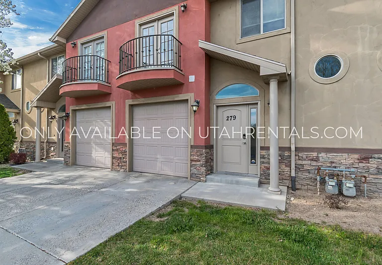 279 E Ailee Ln — Photo 3