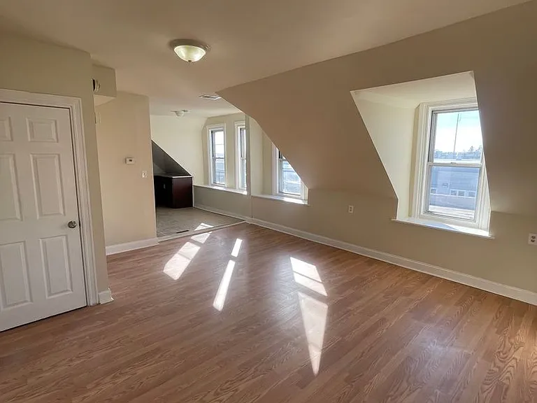 9413 Bustleton Ave #B — Photo 2